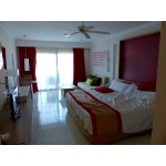 Hotel Pullman room, Cayo Coco. Photo by Rick Taylor. Copyright Borderland Tours. All rights reserved.