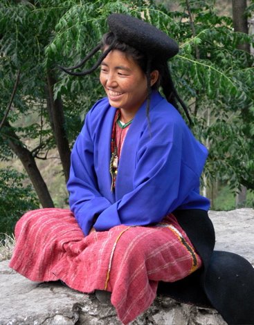 Girl at tashigang dzong. Photo by Rick Taylor. Copyright Borderland Tours. All rights reserved.