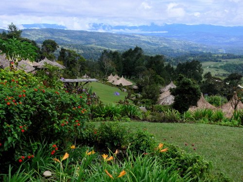 Ambua lodge. Photo by Rick Taylor. Copyright Borderland Tours. All rights reserved.